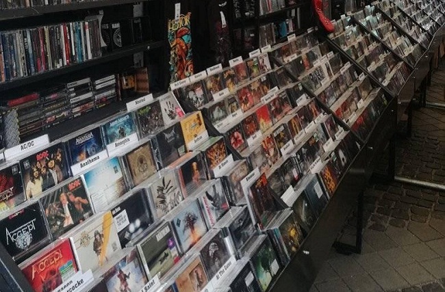 Live music lessons near you Istanbul vintage CD record stores