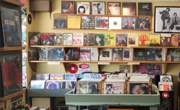 Live music lessons near you Minneapolis St Paul vintage CD record stores