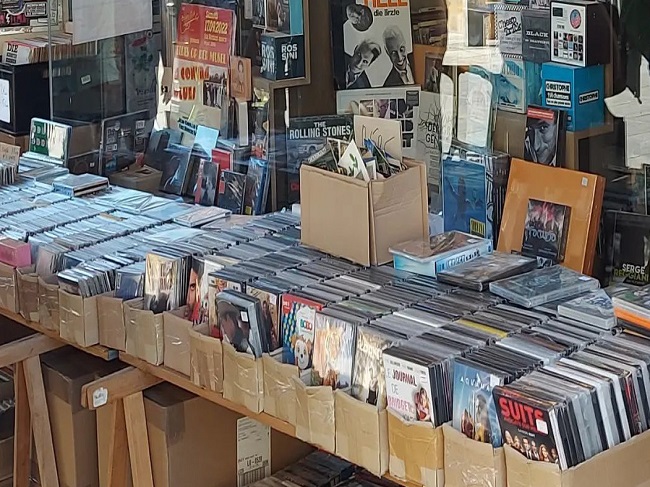  Live music lessons near you Luxembourg vintage CD record stores
