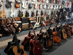 Local music shops Dallas Ft Worth buy drums guitars in your area
